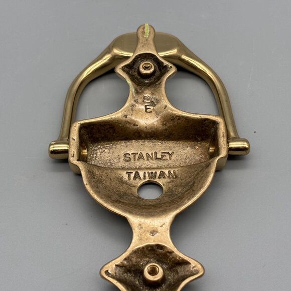 Vintage Stanley Brass Door Knocker With Classic Urn Shape Made In Taiwan - Picture 5 of 8